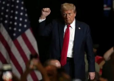 Iran : l’échec de l’homme à la cravate rouge